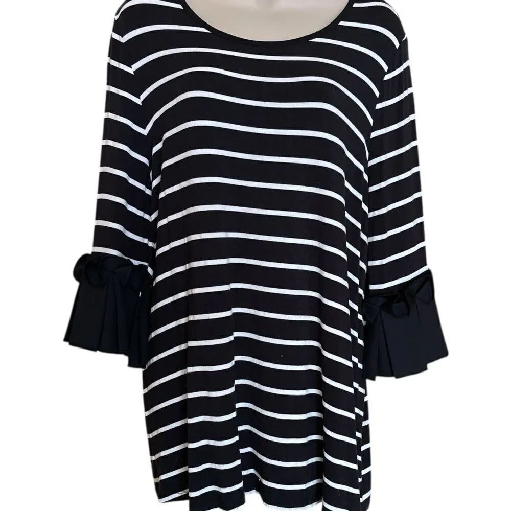Lane Bryant Black and White Bell Sleeve Tunic super soft